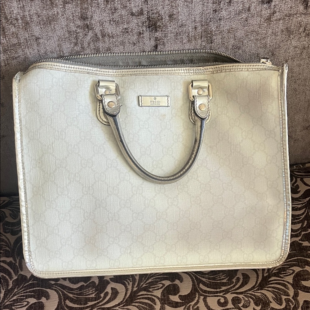Gucci white and silver bag